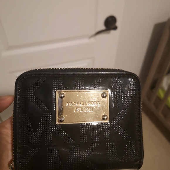 Authentic MK bag and wallet - Picture 7 of 10